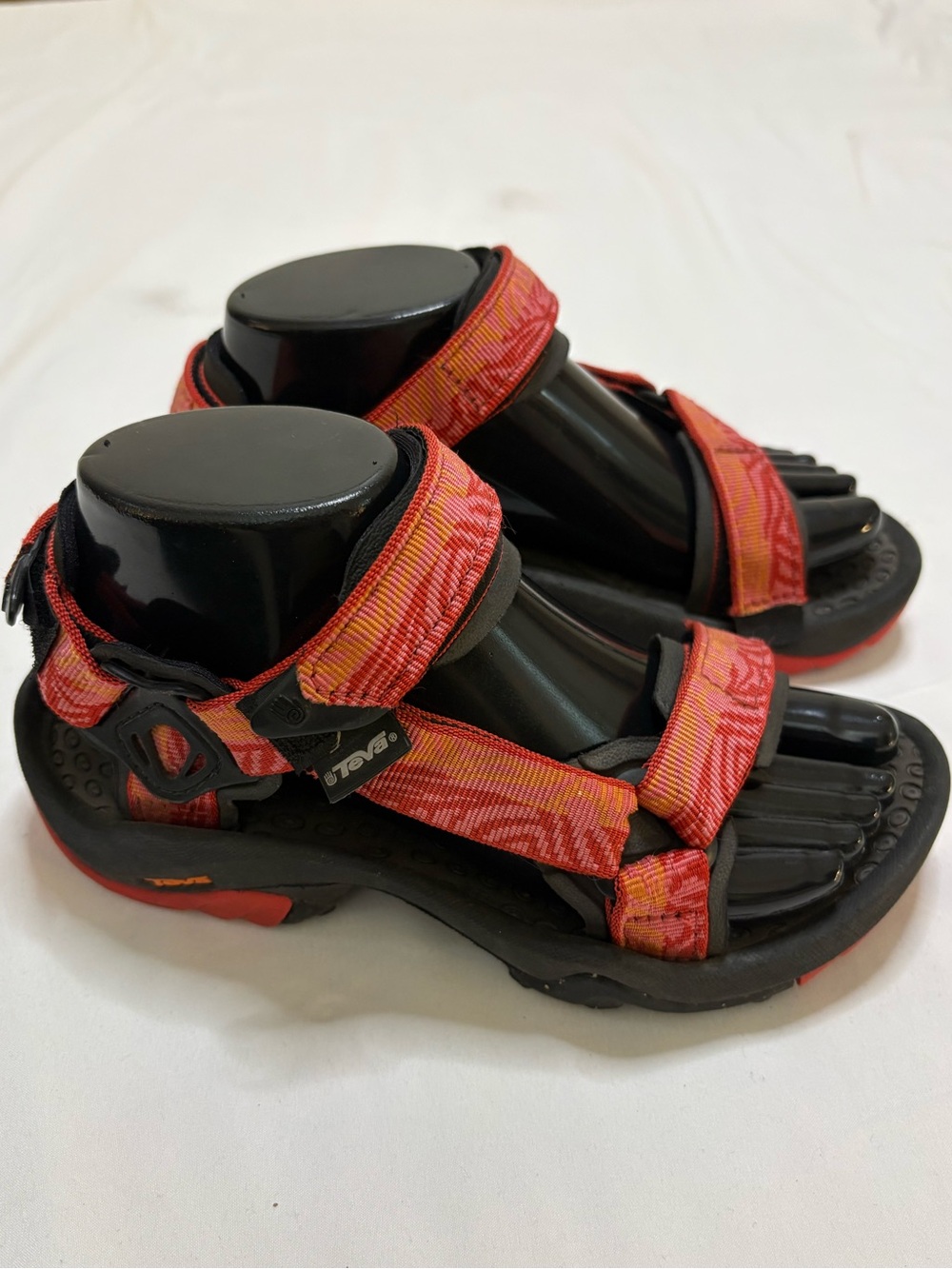Vintage Teva Women's Hurricane XLT2 Sandals Size 6 Archive Wings Blooming Dahlia